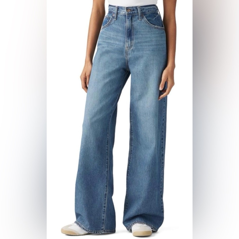 Levi’s Cinch Baggy Jeans